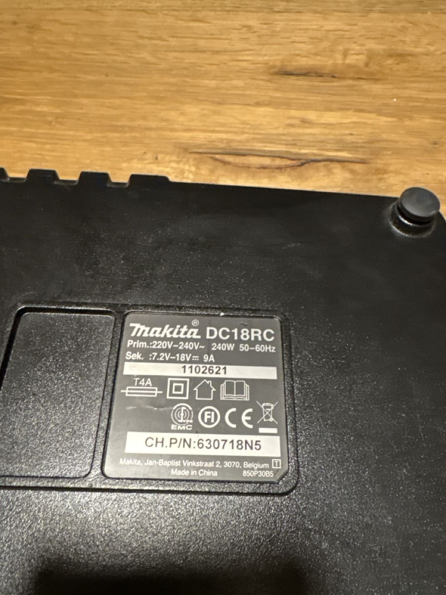 Makita Caricatori & Batterie: Makita DC18RC Ladegerät 18V – Usato da Kleindöttingen venduto da GermiSimon 3