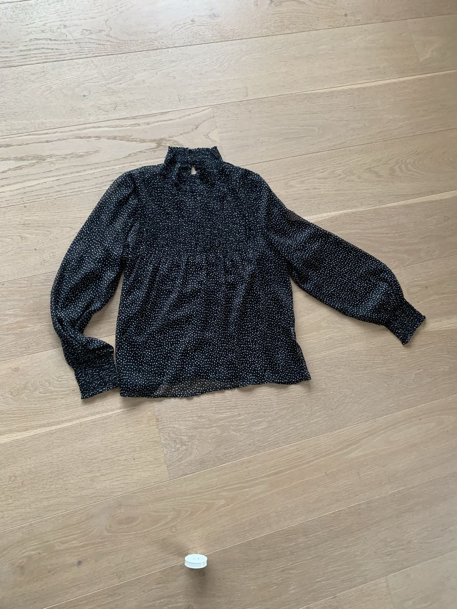 Avant Premiere Camicette: Avant Premiere Bluse,Gr.38,Schwarz mit Pünktchenmuster – Usato da hinwil venduto da monikaschuepbach