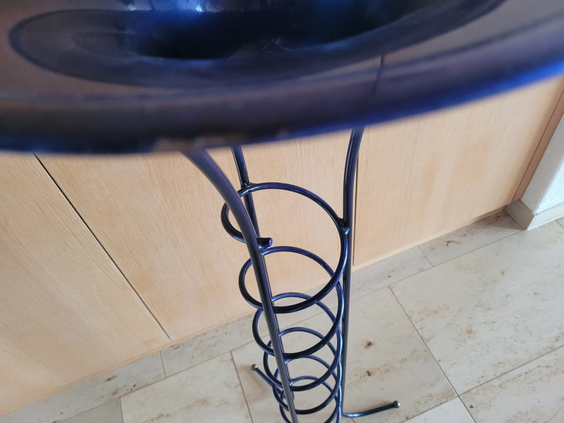 Altro per la casa: Edle Blumensäule, Metall, blau – Usato da Hondrich venduto da Ebro01 3