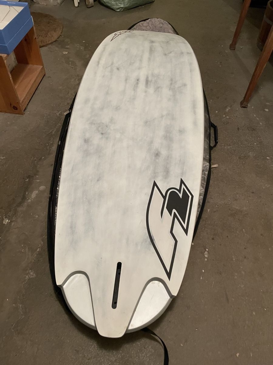 Surfboards & Schwimmbrette: F2 RX Free-Slalom Windsurf Brett, 132l – Gebraucht aus Bern von Pascal079 2