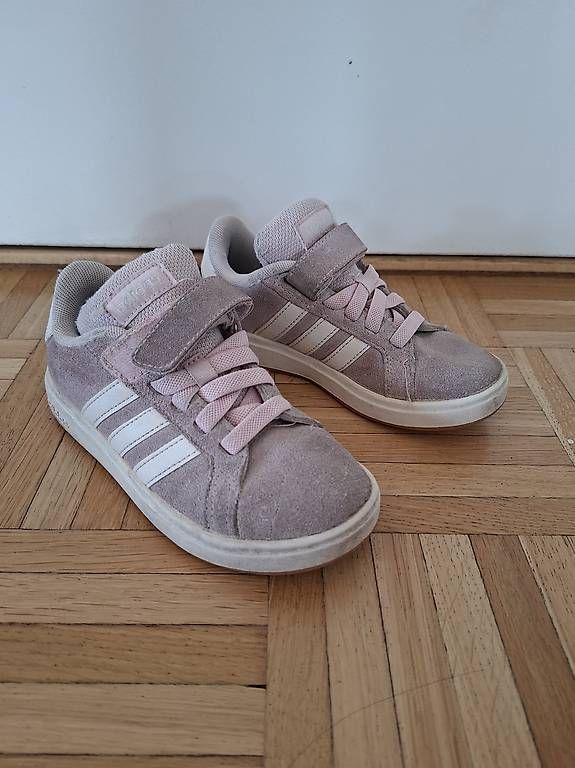 Scarpe per ragazze: Chaussure Adidas taille 30 – Usato da Onex venduto da morelan