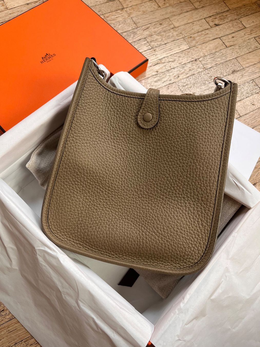 Hermès Borse da donna: Hermès Evelyne 16 Amazone Beige – Nuovo (secondo la descrizione) da Genève venduto da 3M_JR 2