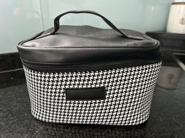 hübsches Necessaire neu und ungebraucht