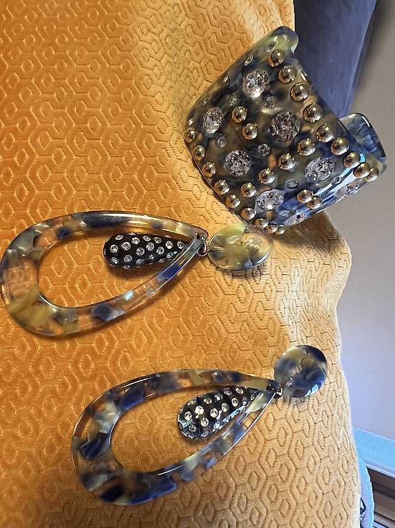 Autres bijoux: bigiotteria orecchini e bracciale  – D'occasion à Balerna par gat_b8p2 2
