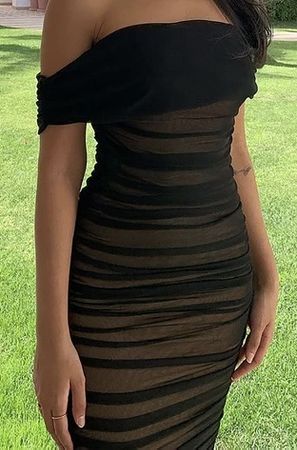 Schwarzes Sommerkleid, schulterfrei, Grösse 36