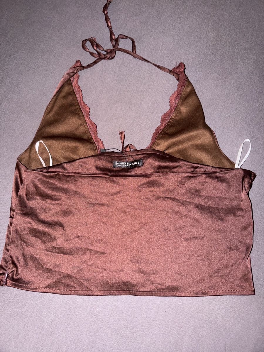 Top: Dunkelbraunes Neckholder Top mit Spitze, Grösse M – Usato da Zürich venduto da cor_ld9y 1