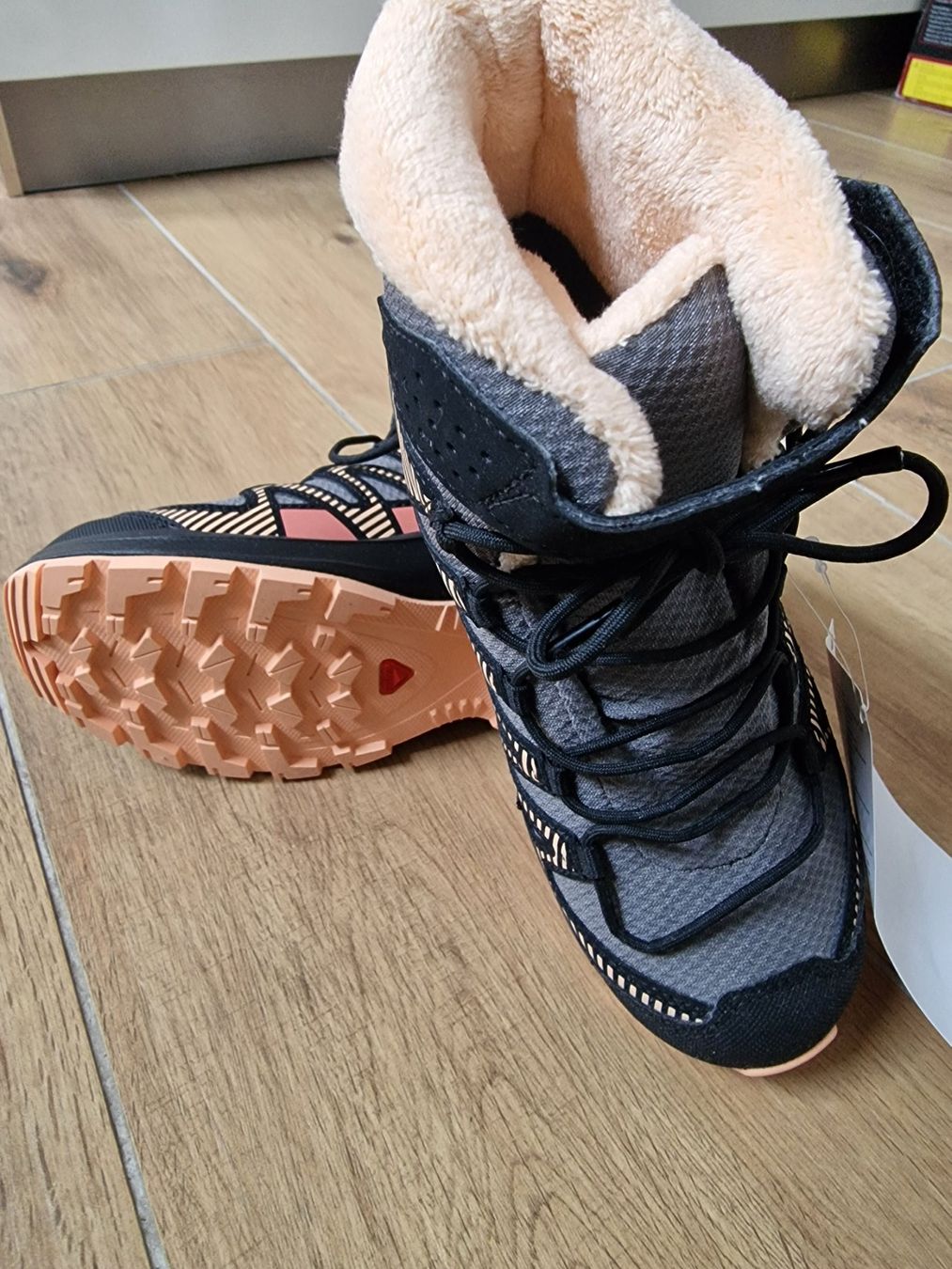 Salomon Scarpe per ragazze: Neue schöne Salomonschuhe Grösse 33 – Nuovo e nell'imballaggio originale da Knonau venduto da liebenic01 2