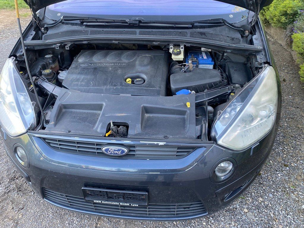 Ford Autos: Auto S-Max für Export – D'occasion à Heitenried par dubach01 7