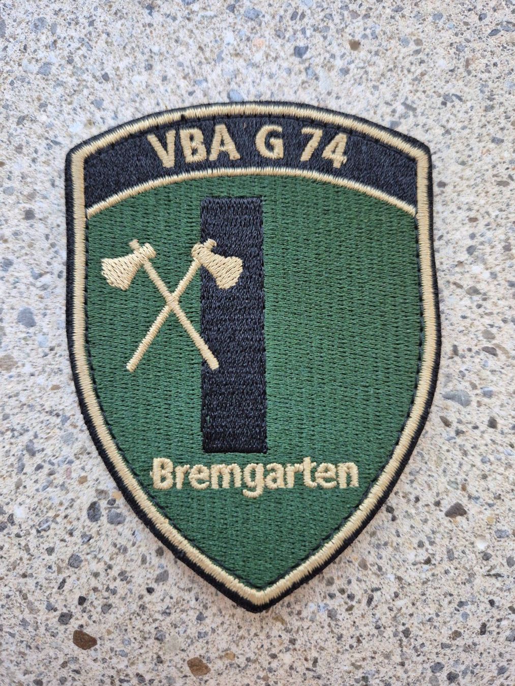 Schweizer Armee Placchette & Badge: *** Badge Vba G 74 mit klett *** – Nuovo e nell'imballaggio originale da Riedholz venduto da fr_sIruP