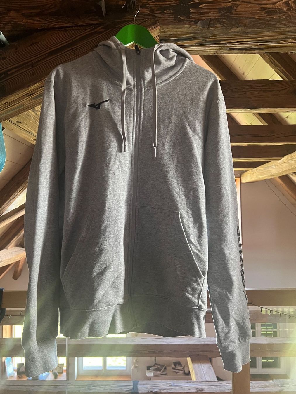 Mizuno Giacche: Mizuno Hoodie Grau Gr: L – Usato da Merenschwand venduto da Andyw8