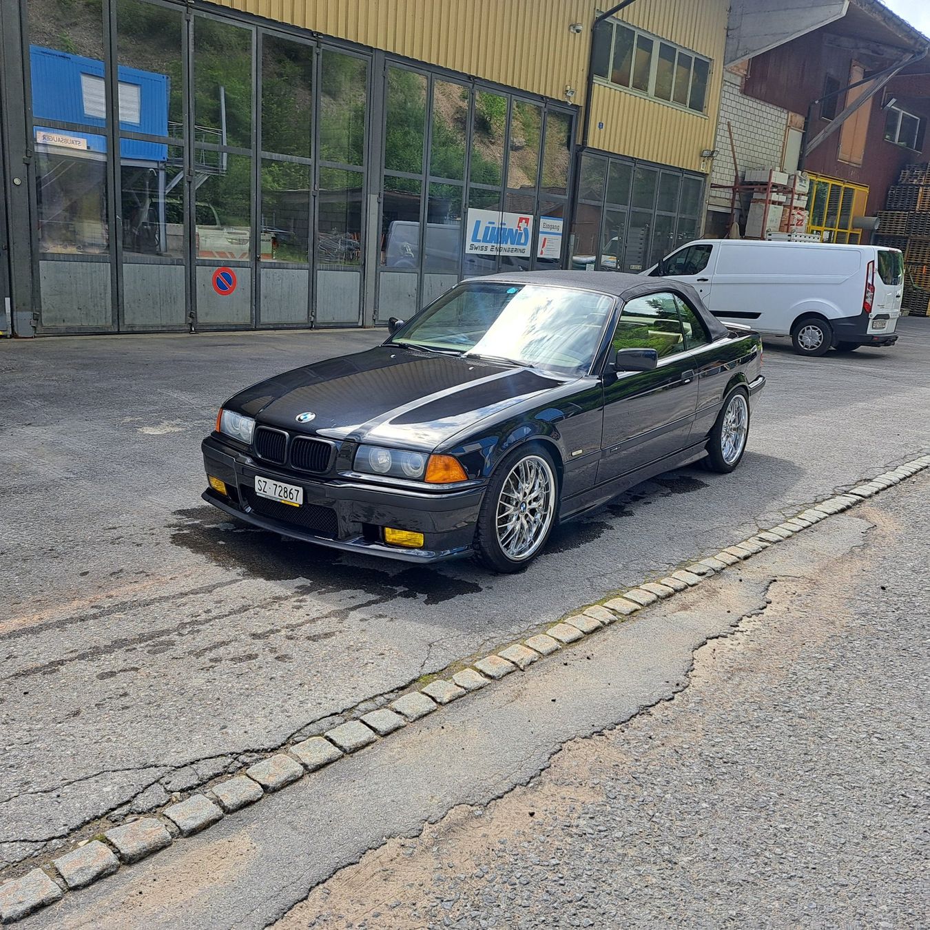 Automobili: BMW 328i Cabrio – Usato da Oberiberg venduto da R88.w