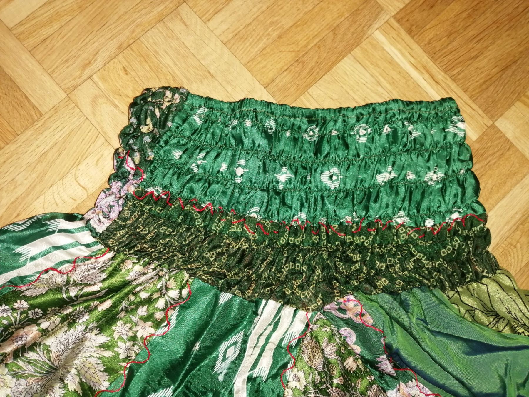 Pantaloni: Sarouel en soie verte – Nuovo (secondo la descrizione) da La Tour de Trême venduto da mar_p78p 5