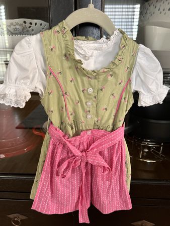 Kinderdirndl Isar-Trachten Grösse 68 mit Etikette
