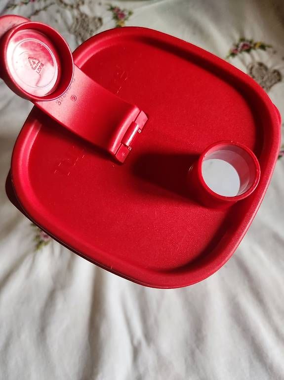 Tupperware Behälter & Ähnliches: Tupperware Slim Krug 1l Rot – Gebraucht aus Gstaad von Meiel2020 3