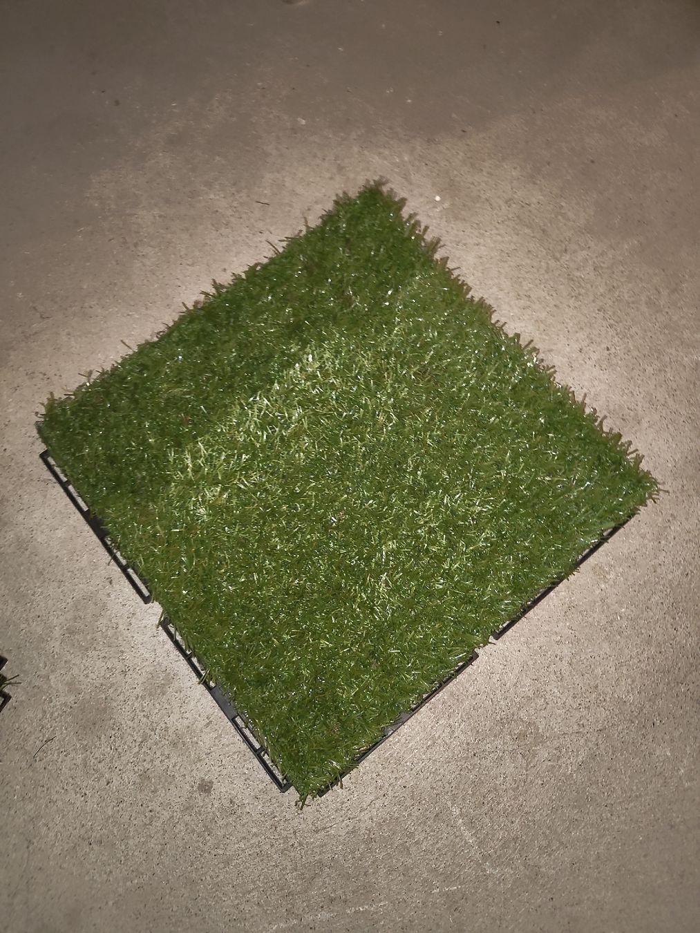 Ikea Revêtements de sol: Runnen IKEA Bodenplatten / Kunstrasen – D'occasion à Würenlos par Kev_adr_Mo