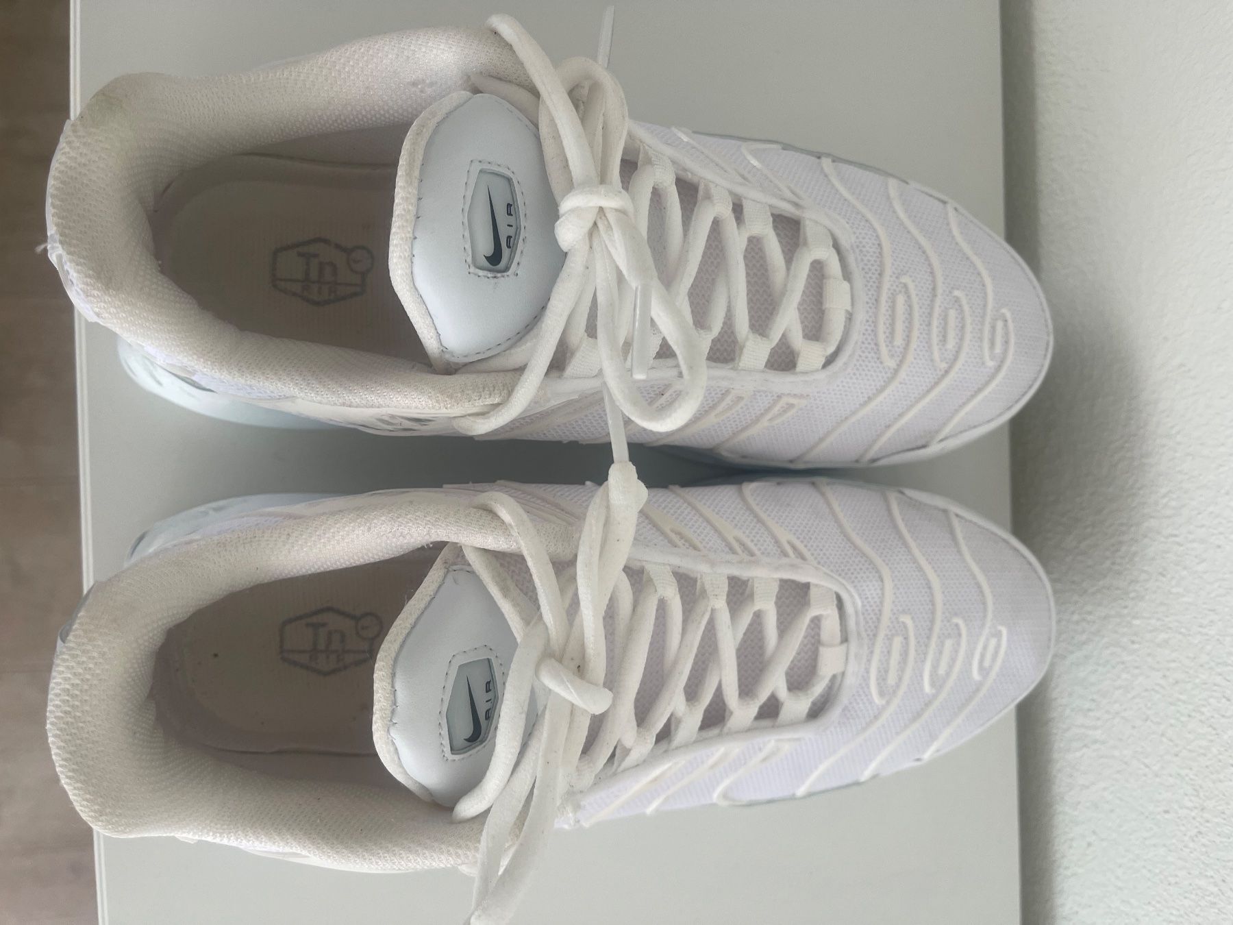 Scarpe da uomo: Sneaker Turnschuh weiss ca. Gr. 42 – Usato da Reinach BL venduto da present4you 4