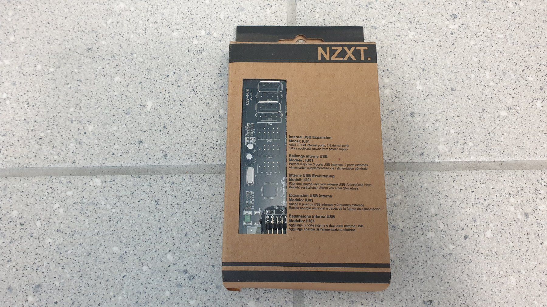 NZXT Custodie: NZXT Internal USB Expansion Model IU01 – Nuovo e nell'imballaggio originale da Stäfa venduto da Supertramp73