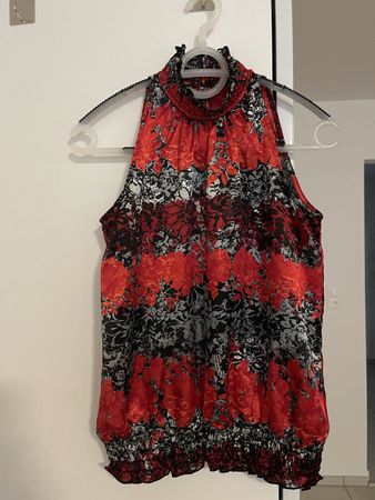 Iz Byer Women's Red Floral Sleeveless Top, Size s