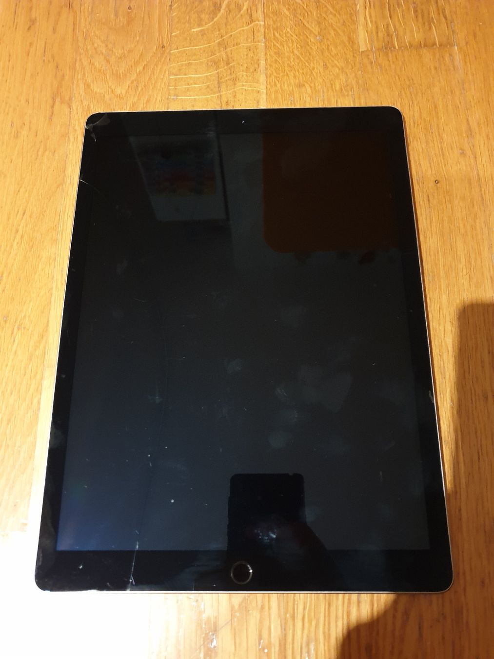 Apple Tablet PC: iPad pro 12.9 zoll 1. Generation A1584 gesperrt – Defekt aus Ittigen von Ziok187