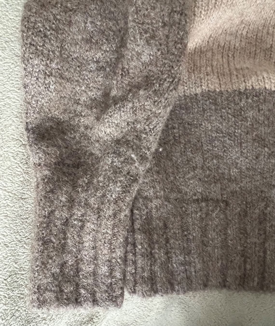 Cos Maglioni & Felpe: COS Chunky Wool Crew-Neck Jumper – Usato da Lausanne venduto da dia_xs9l 3