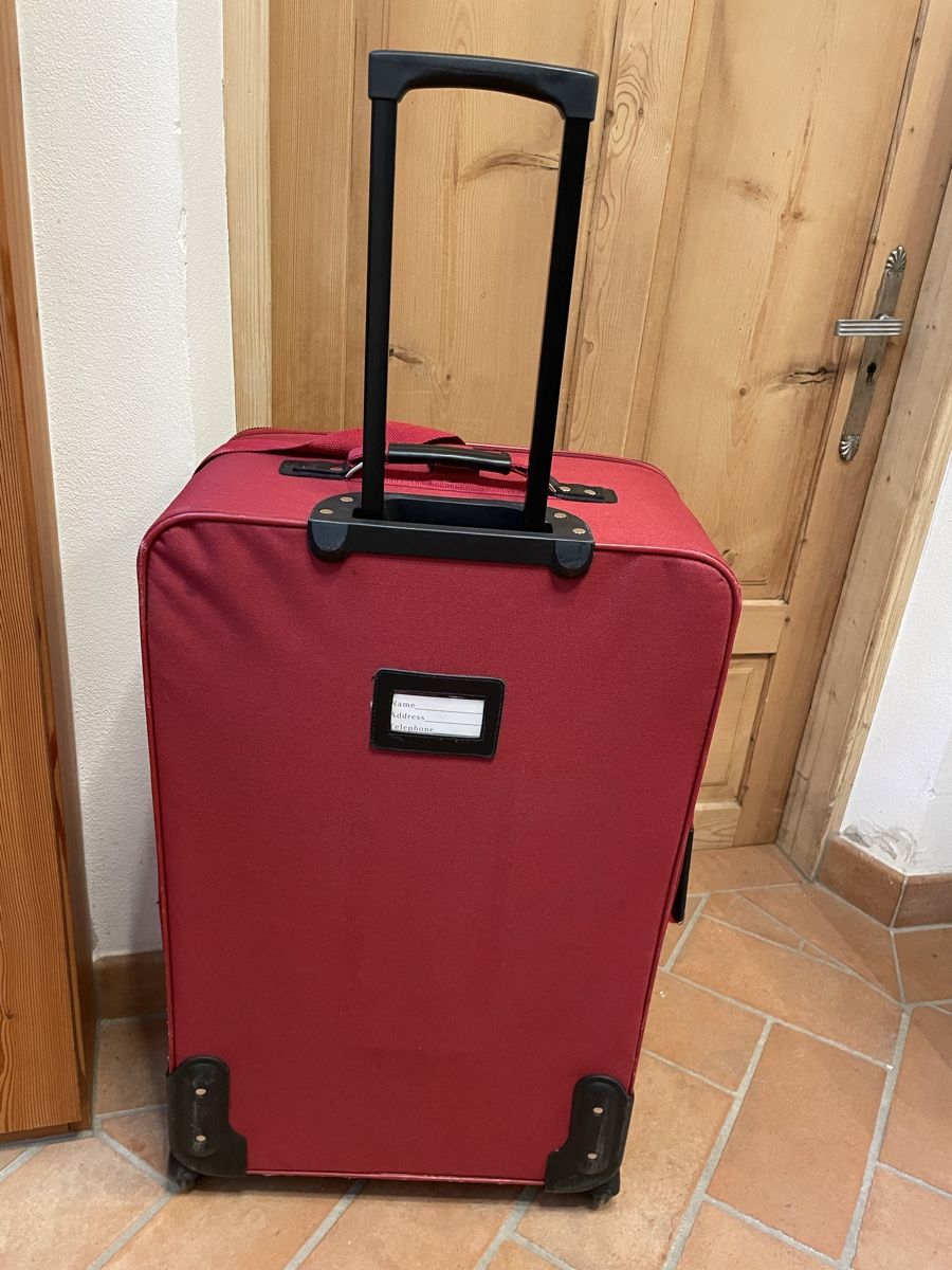 Valigie: Grosser Rollkoffer – Usato da Davos Frauenkirch venduto da p.lugnan 5