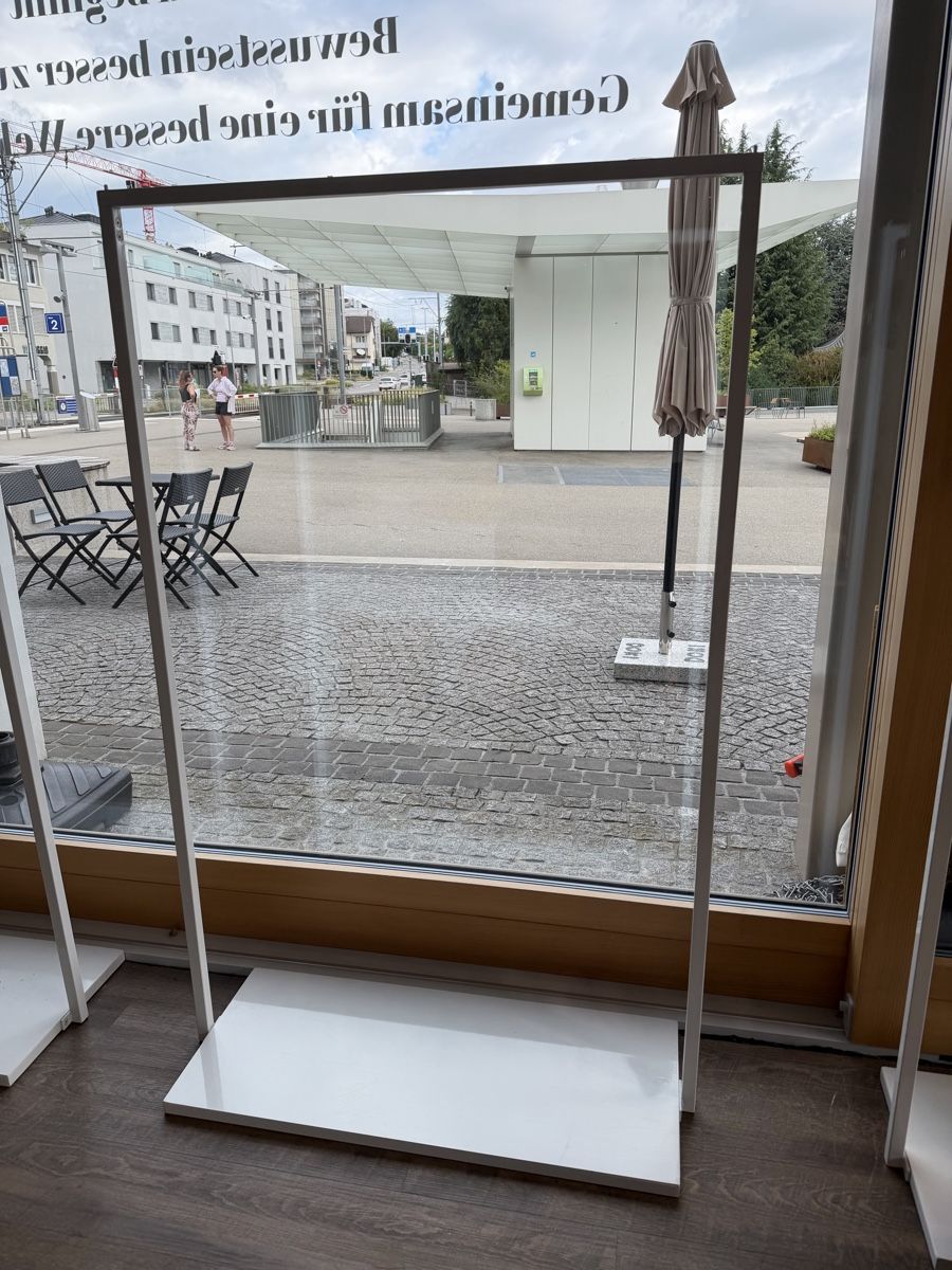 Autres décorations & accessoires: 3 elegante Kleiderstangen weiss glanz – D'occasion à Egg b. Zürich par uniq2021 1