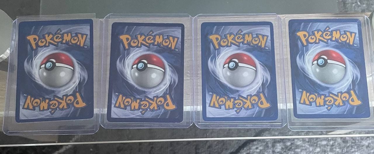 Pokémon Carte collezionabili: 4 Pokemon Cards – Usato da Ponte capriasca venduto da TheCrash01 1