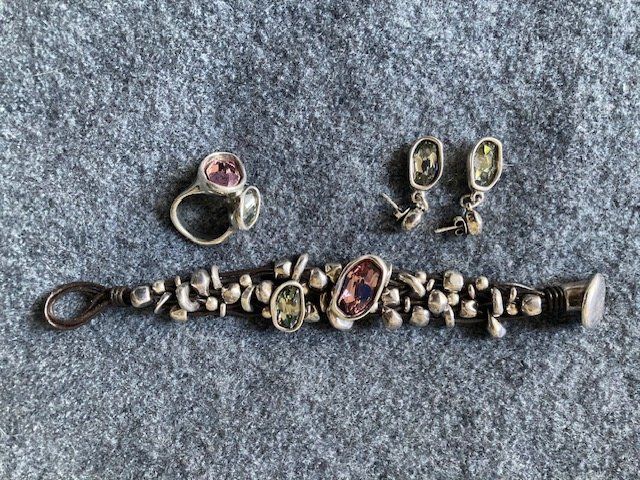 Altri gioielli: Superbe ensemble de bijoux UNO de 50 – Nuovo (secondo la descrizione) da Onex venduto da gga_5vcf 1