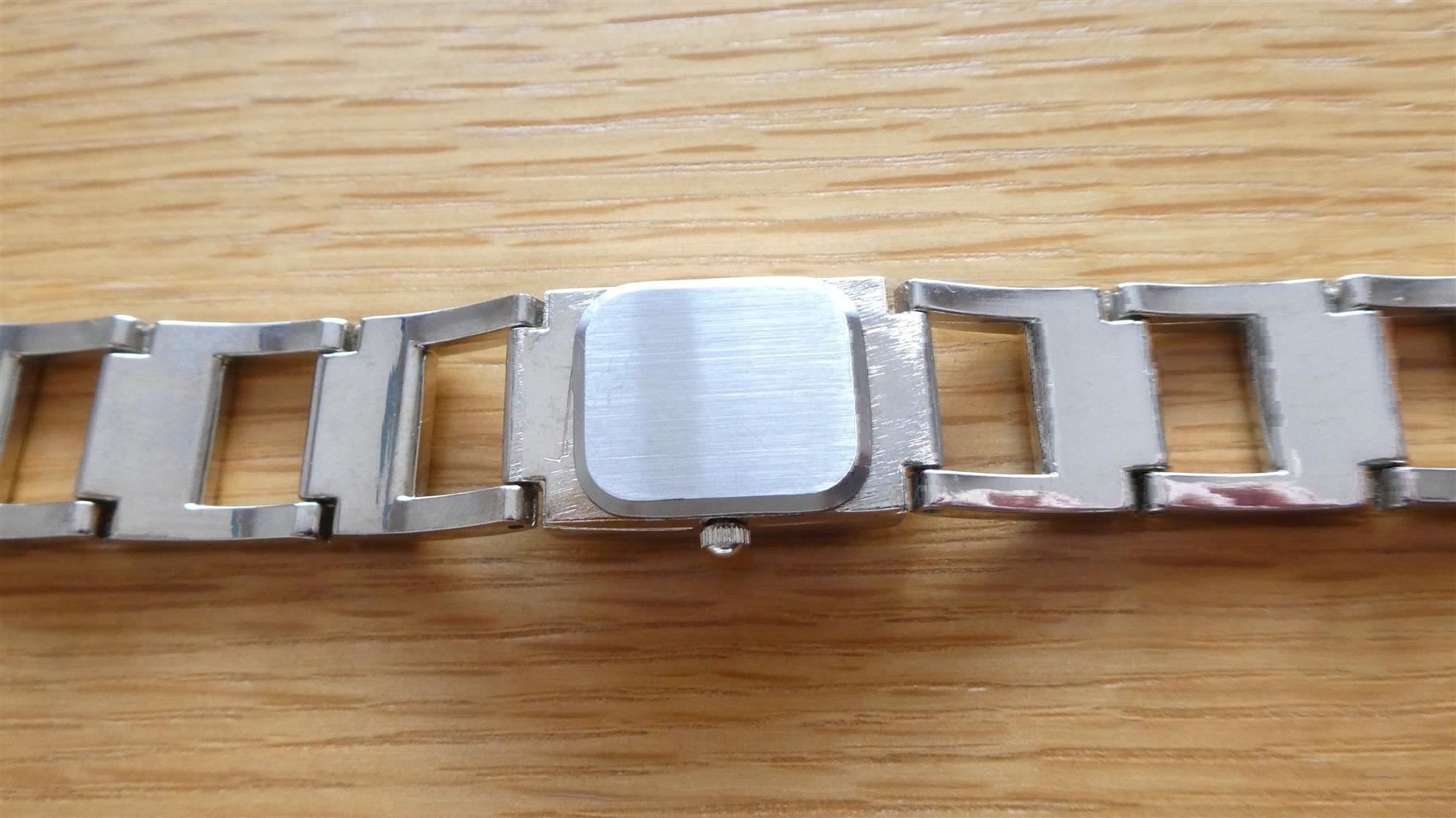 Orologi: Damenuhr mit Strasssteinen silbern Quarz – Usato da Frauenfeld venduto da dhour 3