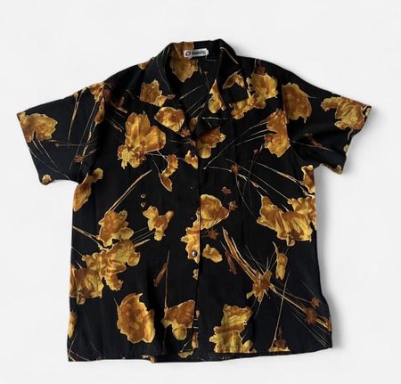 Schwarze Bluse mit Gelb-Gold Print
