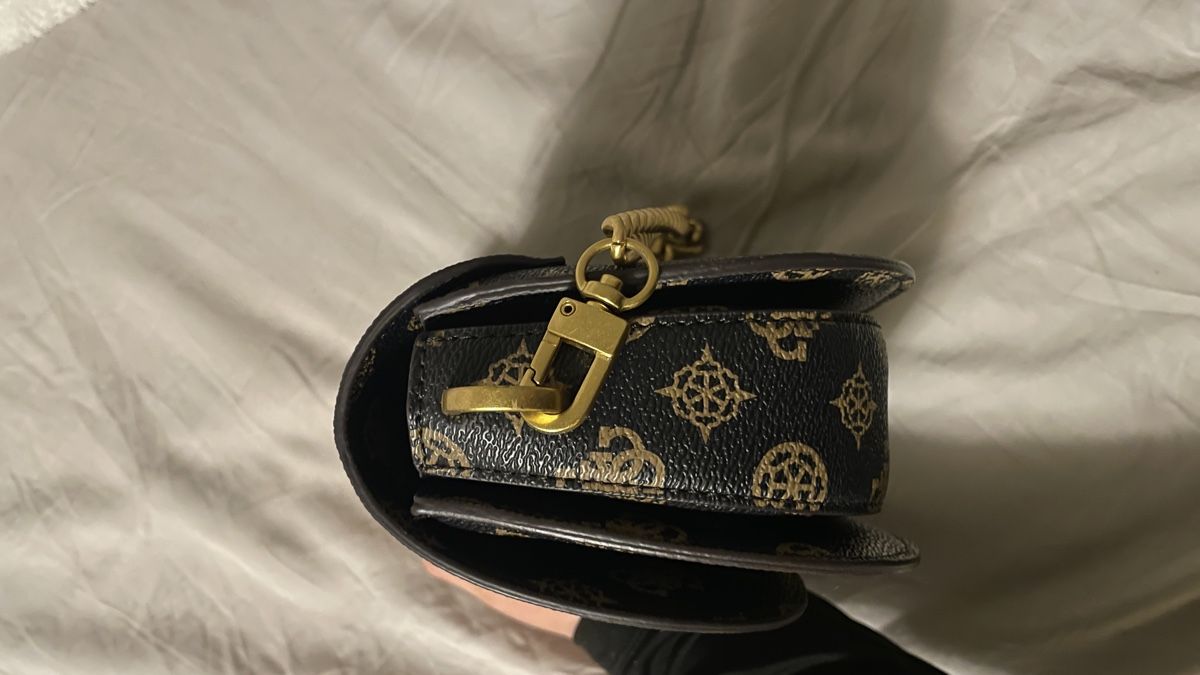 Guess Sacs: Guess Tasche – Neuf (Voir description) à oberwangen b.bern par sar_5v6q 4