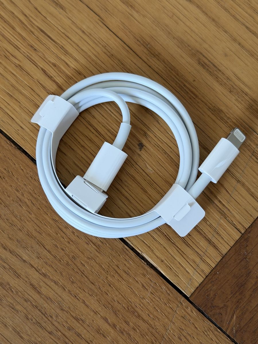 Apple Câbles: USB-C auf Lightning Kabel neu – Neuf (Voir description) à Zürich par chi_9dfb