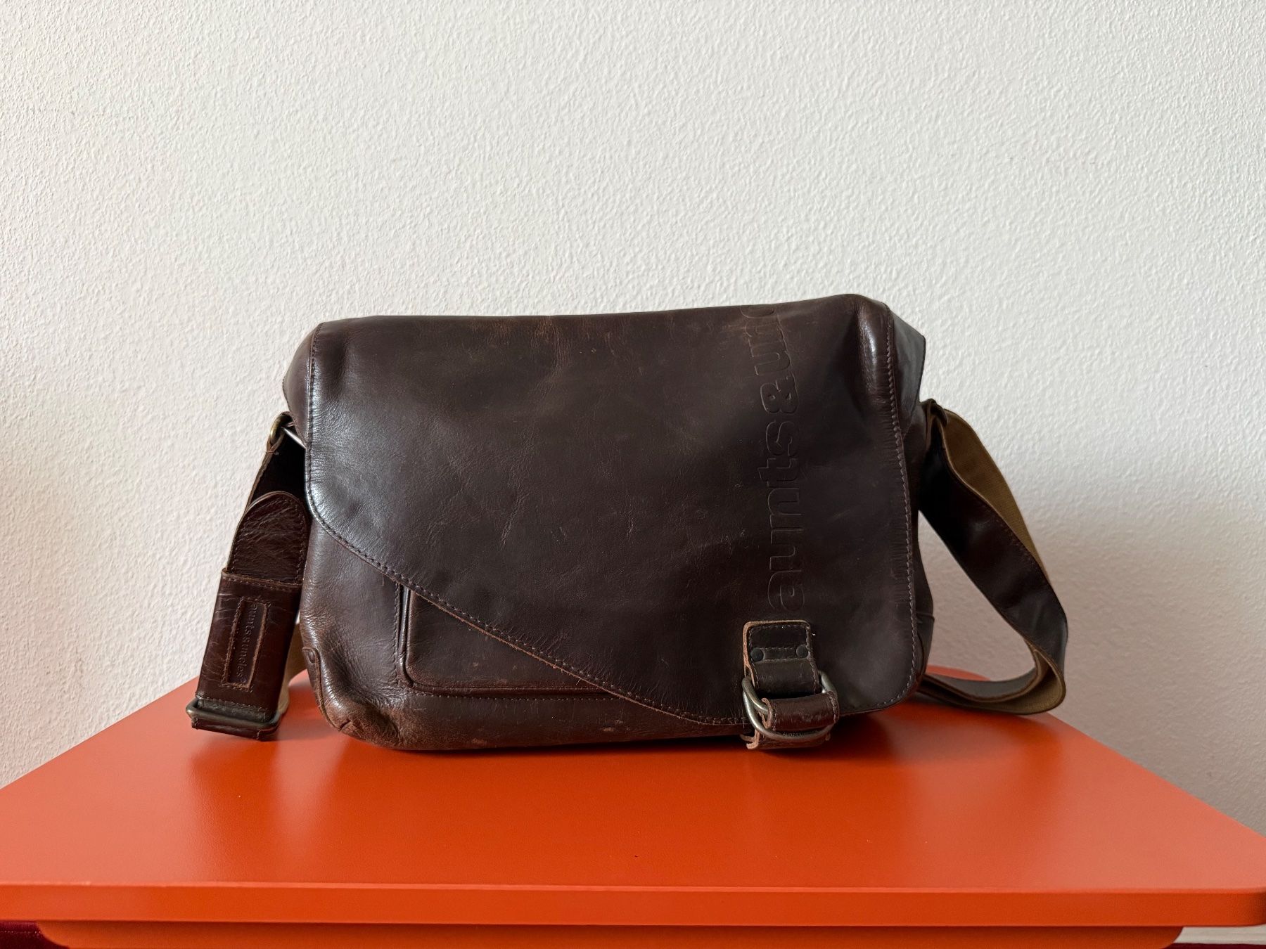 Aunts & Uncles Borse: aunts and uncles medium judd messenger bag – Usato da Lausanne venduto da Ruche_