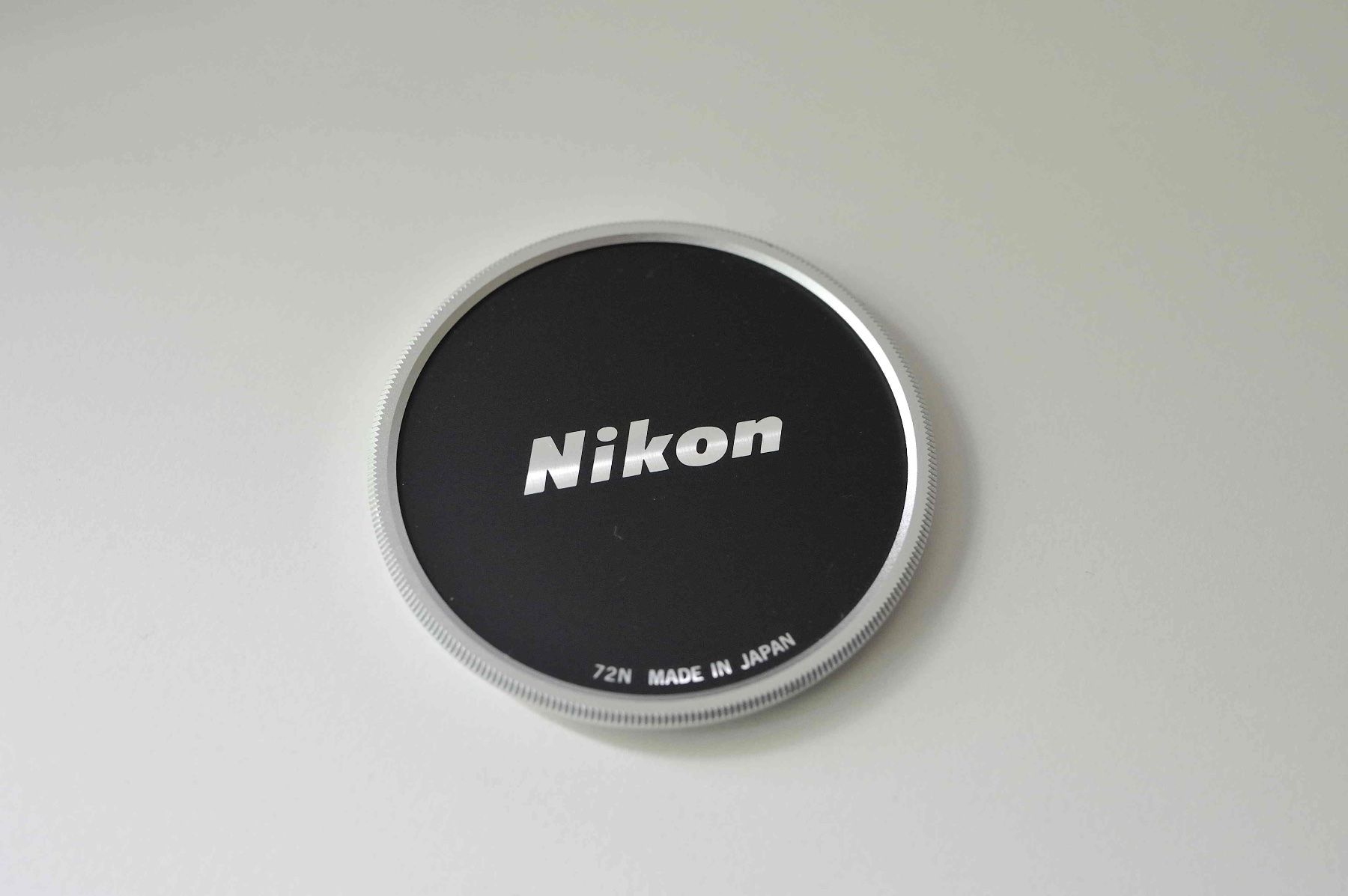 Nikon Obiettivi: Nikon Objektivdeckel Metall 72mm – Usato da Schwerzenbach venduto da floridan