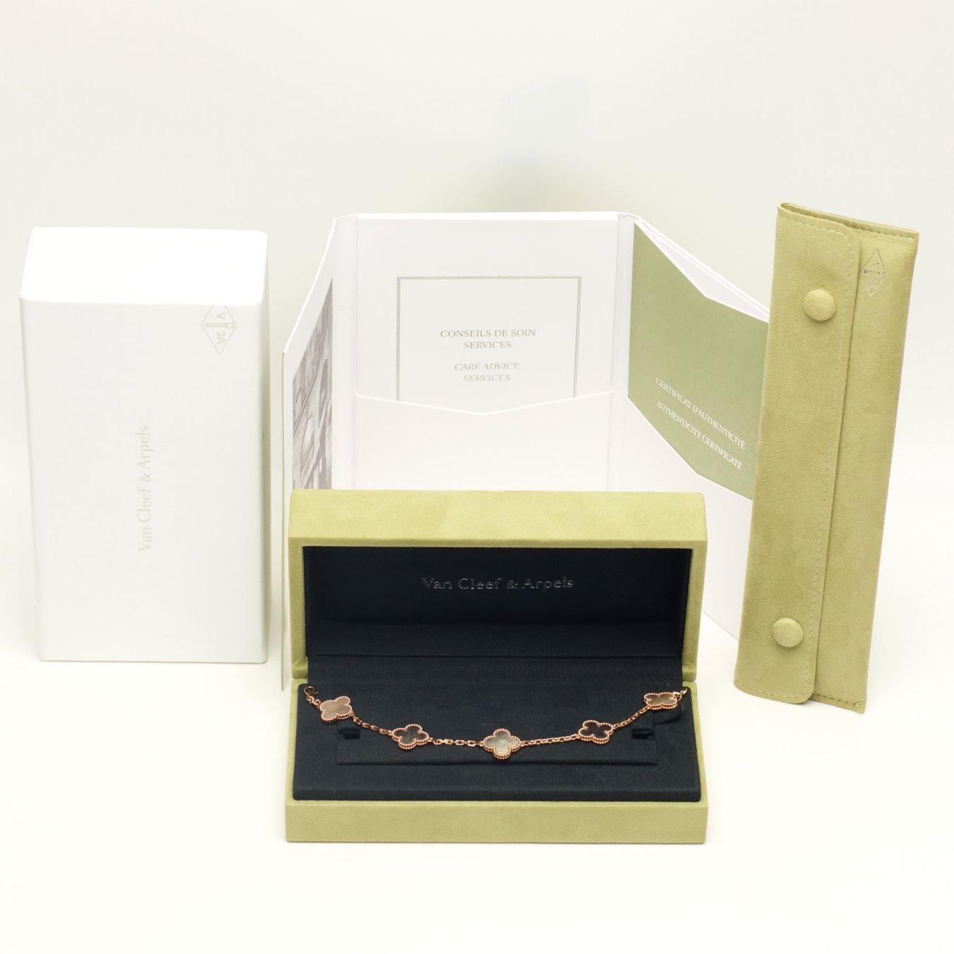 Van Cleef Bracciali & Braccialetti: RARE Authentique Bracelet VAN CLEEF ARPELS Vintage Alhambra – Nuovo e nell'imballaggio originale da Carouge GE venduto da TLD 1