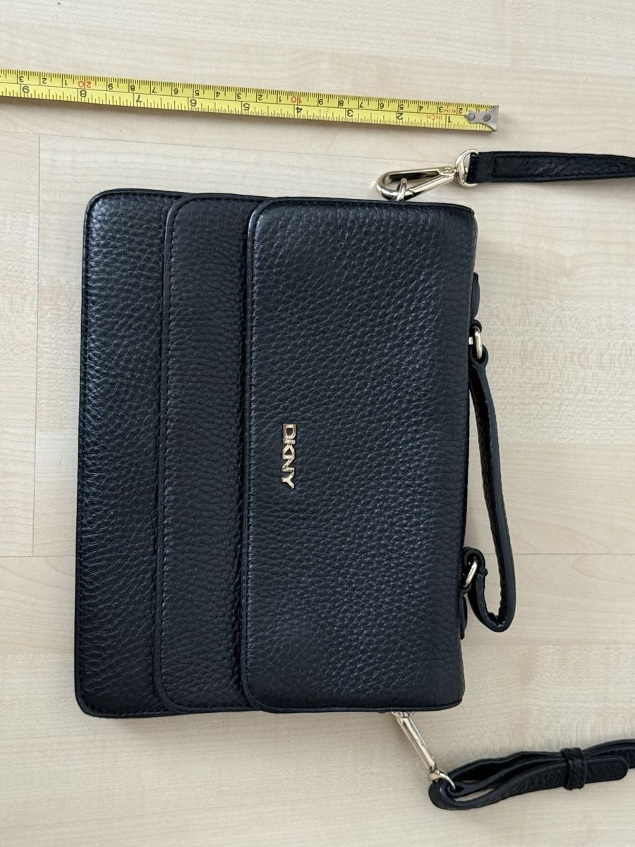 DKNY Sacs: DKNY Umhängetasche schwarz – D'occasion à Neerach par lar_tkp2 2