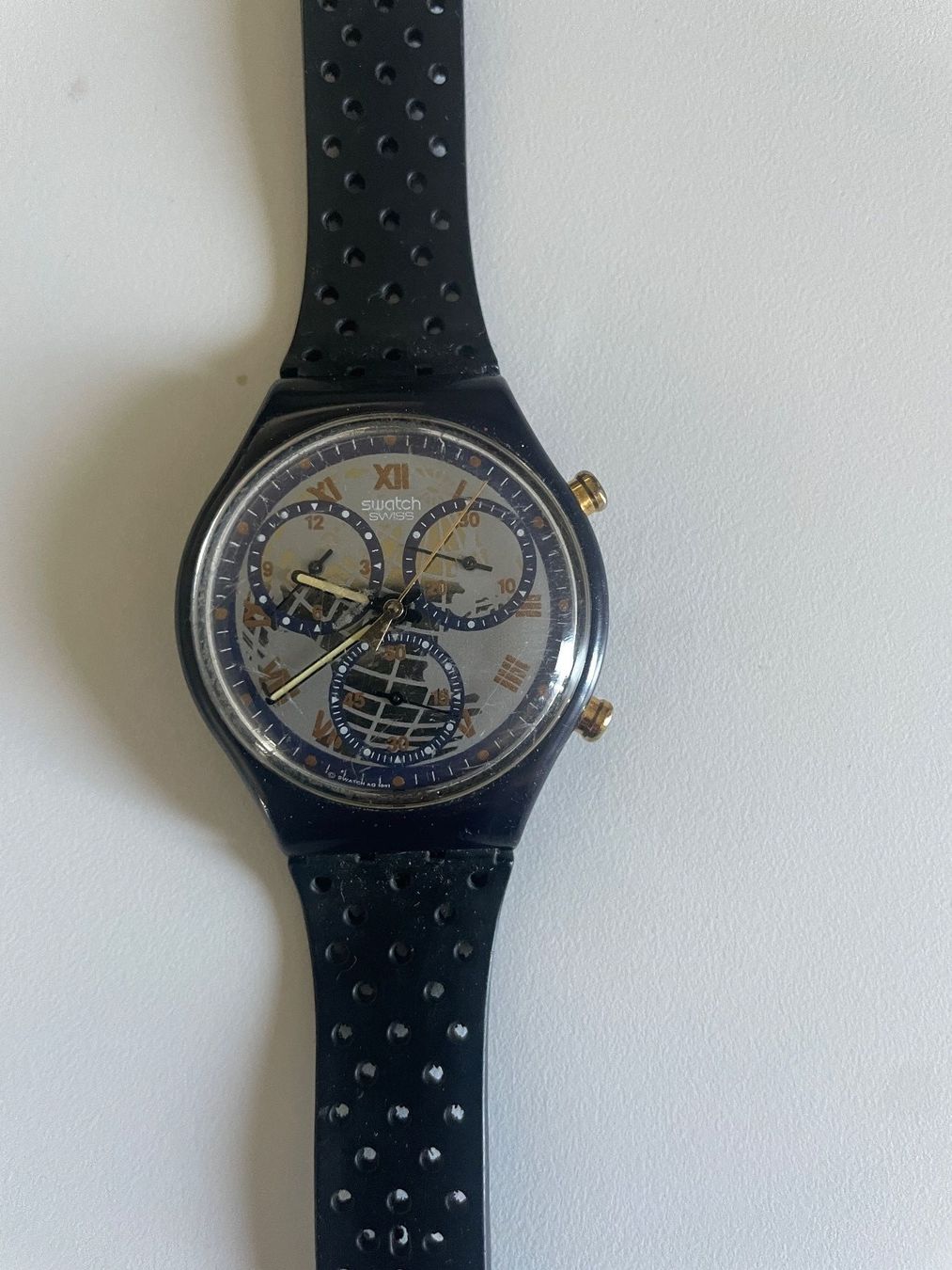 Swatch Orologi: Swatch Uhr dunkelblau Damen – Usato da Volketswil venduto da n_r_5gdf 3