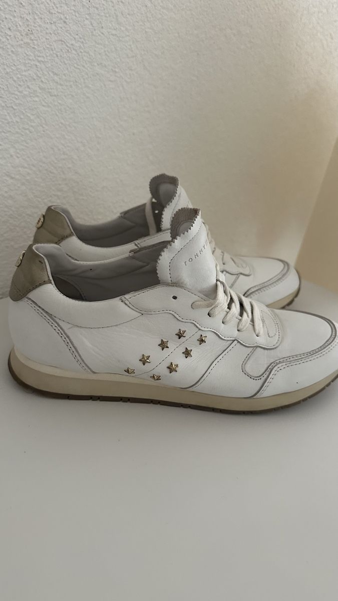 Tommy Hilfiger Scarpe da donna: Tommy Hilfiger leather sneakers, size 40 – Nuovo (secondo la descrizione) da Etoy venduto da aal_cby6 1