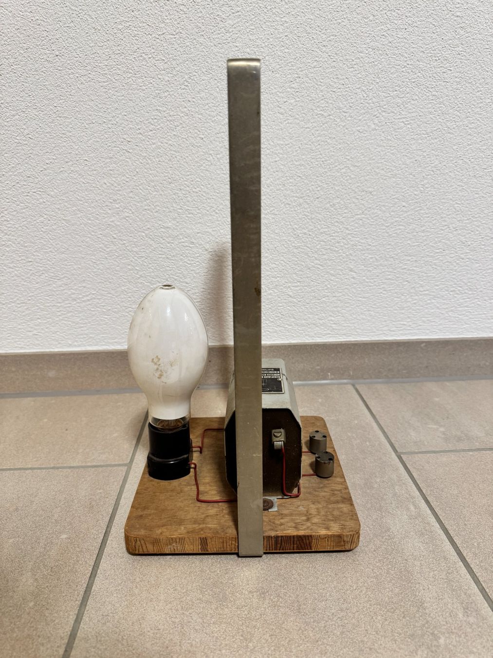 Lampade: Entladungslampe Antik – Difettoso da Hofstetten ZH venduto da Balu083