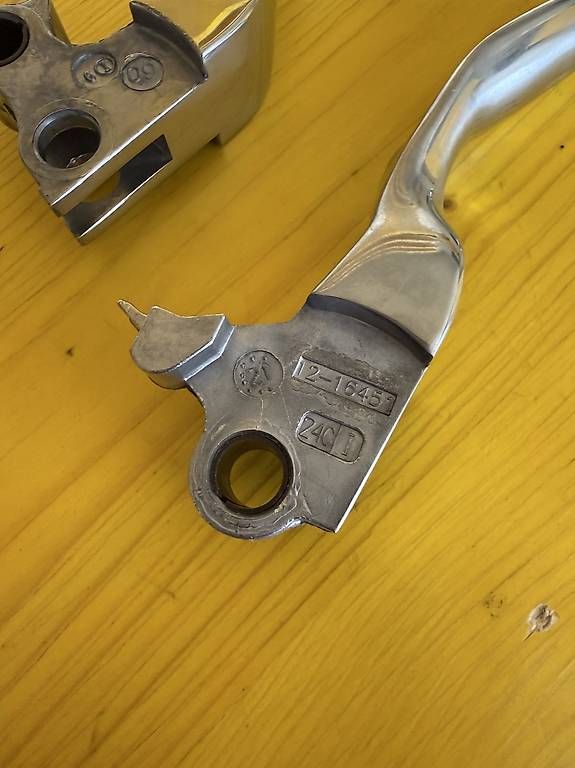 Harley-Davidson Tutti i ricambio per moto: Brems- und Kupplungshebel Harley Davidson – Usato da Wohlen AG venduto da Capo13 3