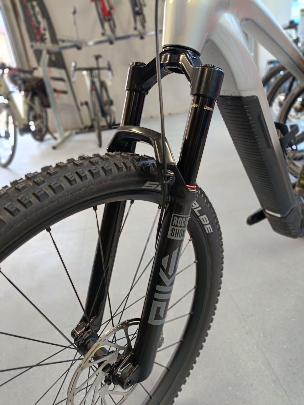 Corratec Velos: SALDI -50% E-MTB Corratec E-Power X-Vert EL 400Wh Carbonio – Neu (gemäss Beschreibung) aus Bellinzona von MISTER.BIKE 8