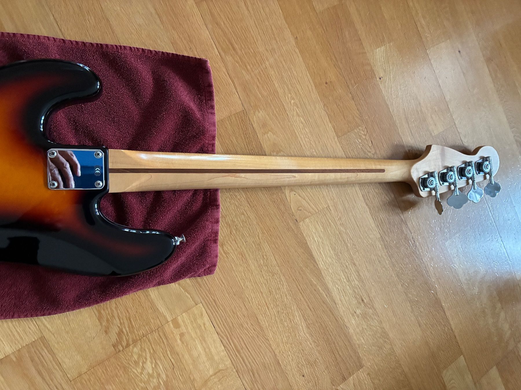 Musikinstrumente: Fender Precision Bass Mexico, Sunburst, ohne Case oder Bag – Gebraucht aus Luzern von zwanzigvier 4