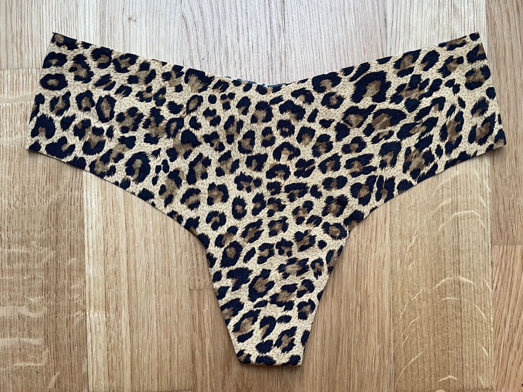 Victoria s Secret No Show Thong M NEW (Neu und originalverpackt) in