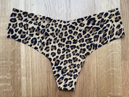 Victoria’s Secret No Show Thong M NEW