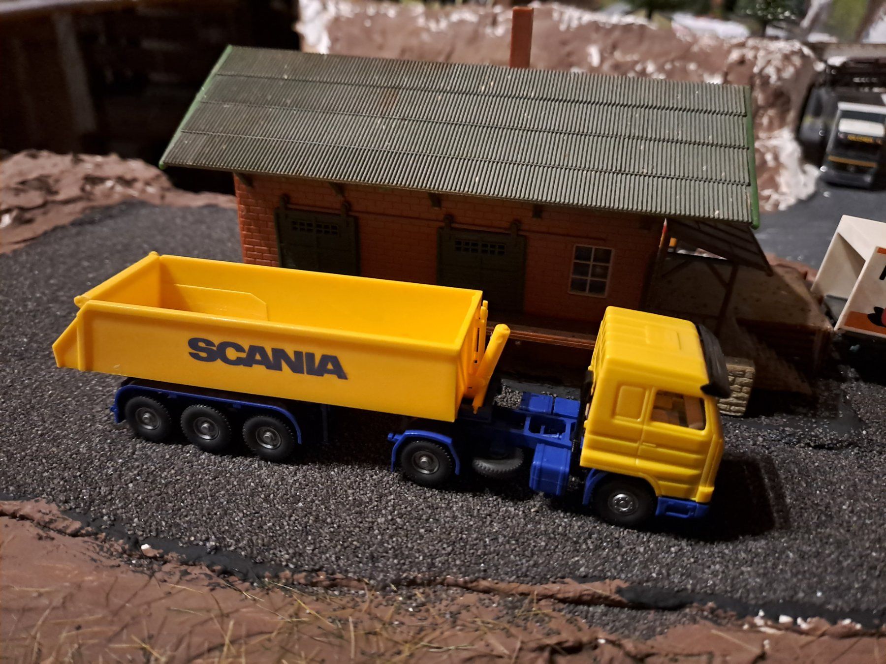 Wiking Modellbausätze & Standmodelle: Scania 113 Kippsattelzug 1:87 – Neu (gemäss Beschreibung) aus Riedtwil von Scania94D- 3