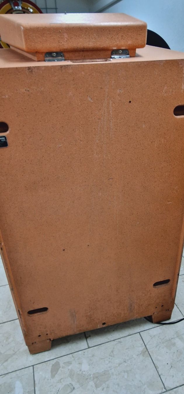 Jukebox: Musikbox Jukebox AMI G200 mit Bluetooth Empfänger – Usato da Geroldswil venduto da jukeman 3