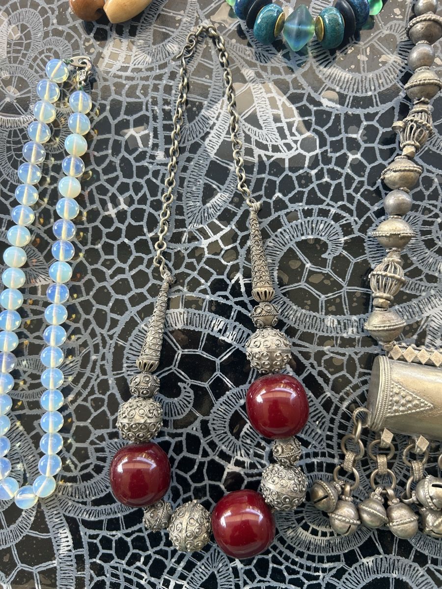 Catenine: Schmuck Assemblage bunter Perlen und Holz Kette Silber – Usato da Sursee venduto da fer_n6vf 1