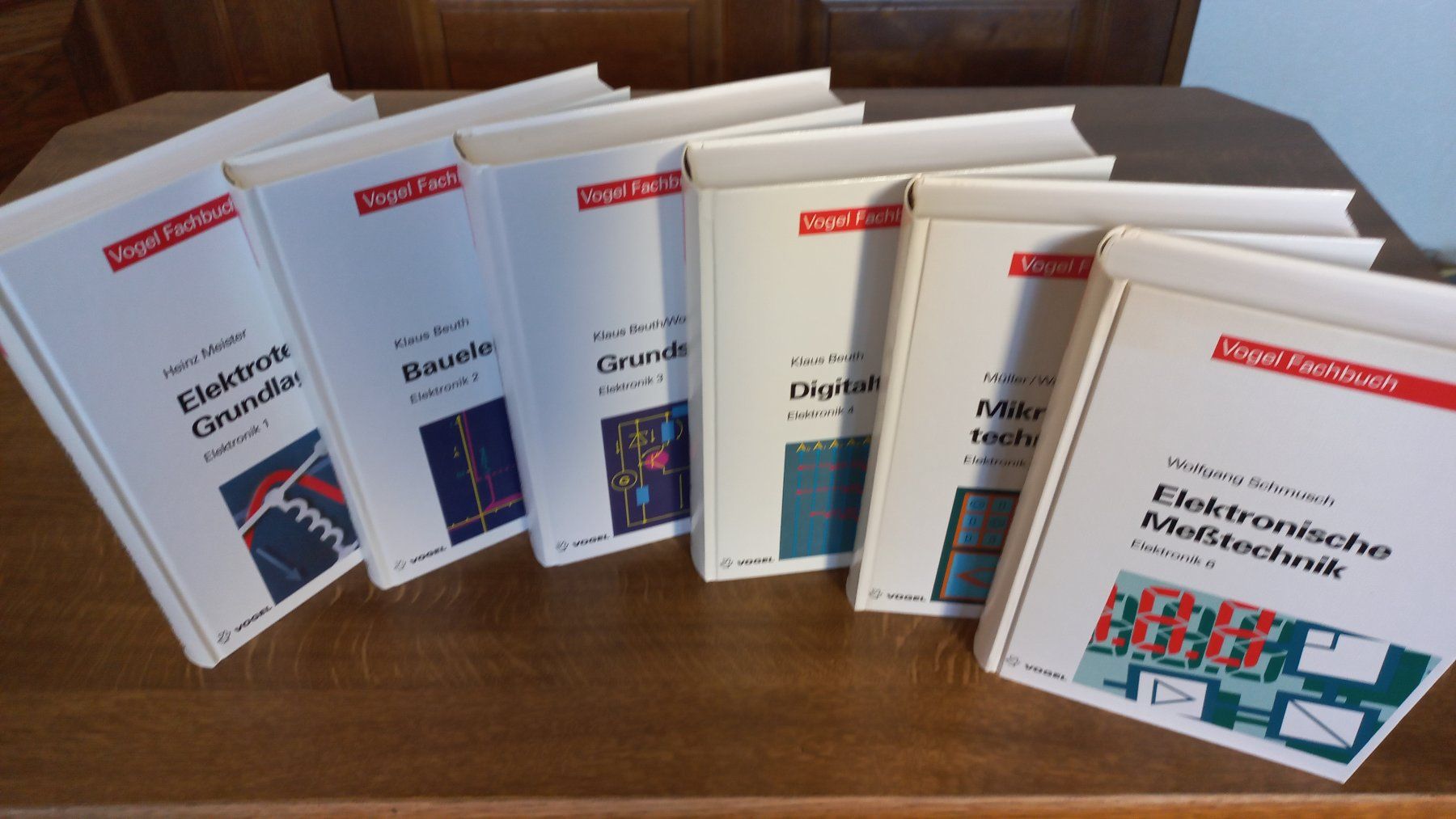 Libri: Elektrotechnik "Fachbücher 1-6, Vogel" – Usato da Wetzikon ZH venduto da Beatschu 1