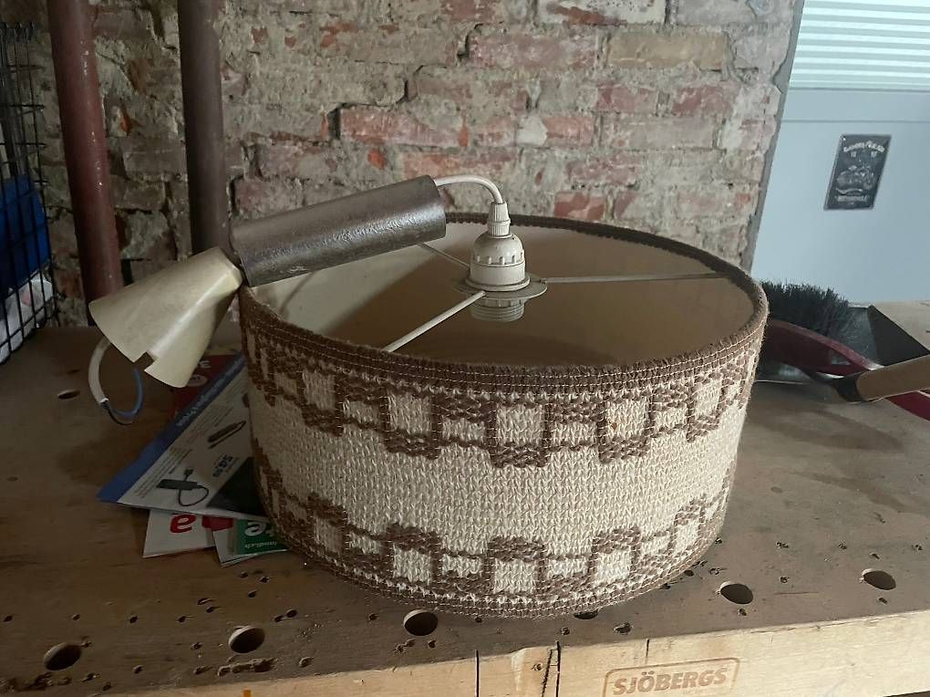 Paralumi: Alte Lampenschirme Retro – Usato da Plasselb venduto da MatthD