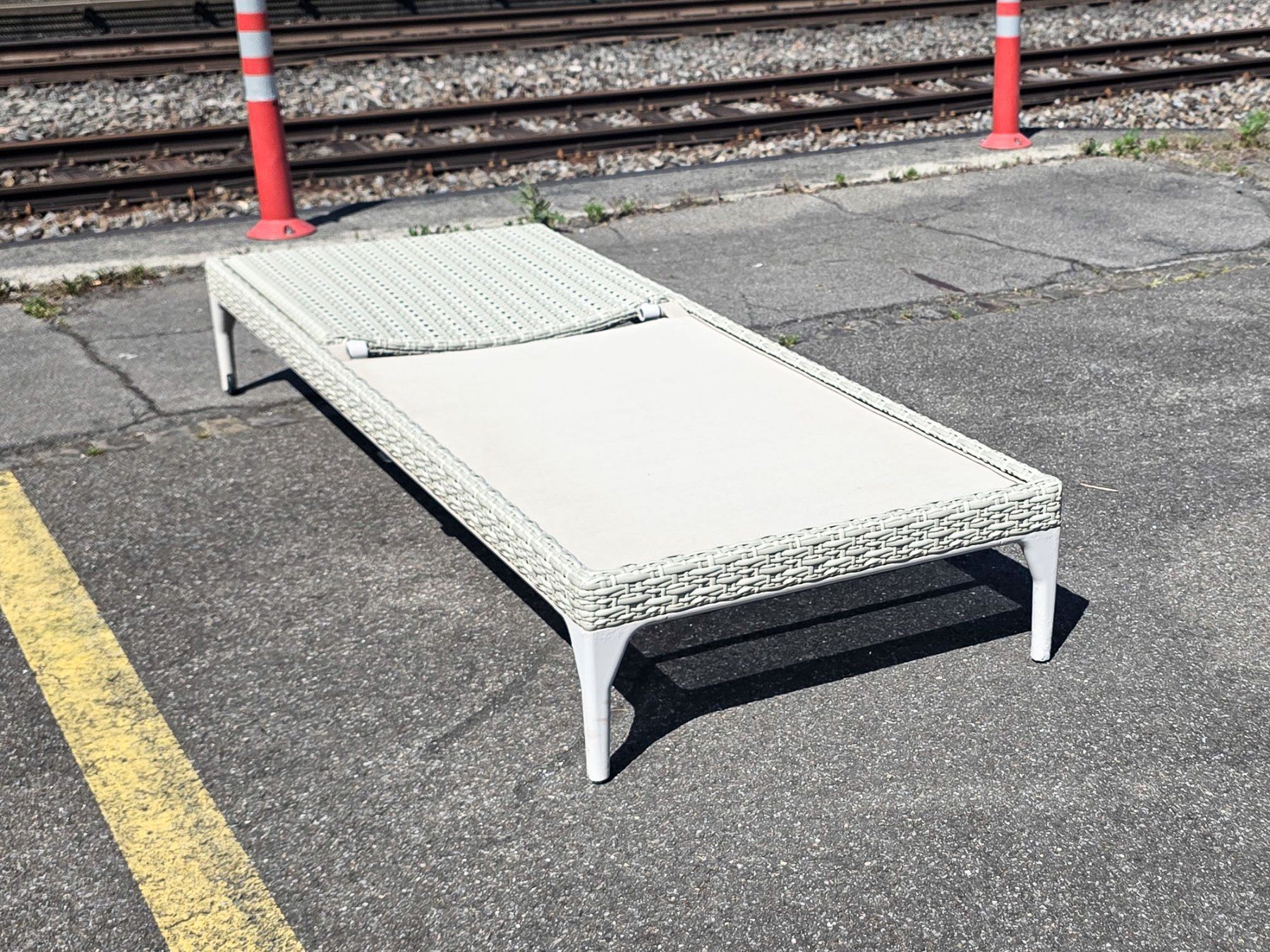 Dedon Sedie a sdraio: Dedon Sonnenliege - hydraulisch - Ref. 05/58 – Usato da Au ZH venduto da BrockiAu